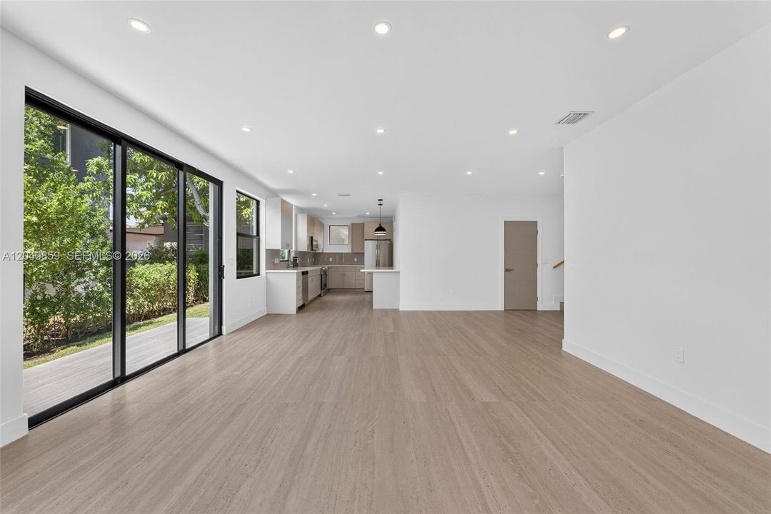 For Sale: $1,749,000 (5 beds, 5 baths, 2600 Square Feet)
