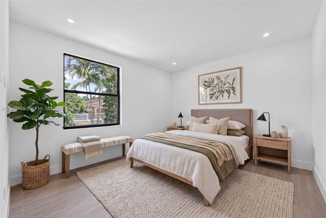 For Sale: $1,749,000 (5 beds, 5 baths, 2600 Square Feet)