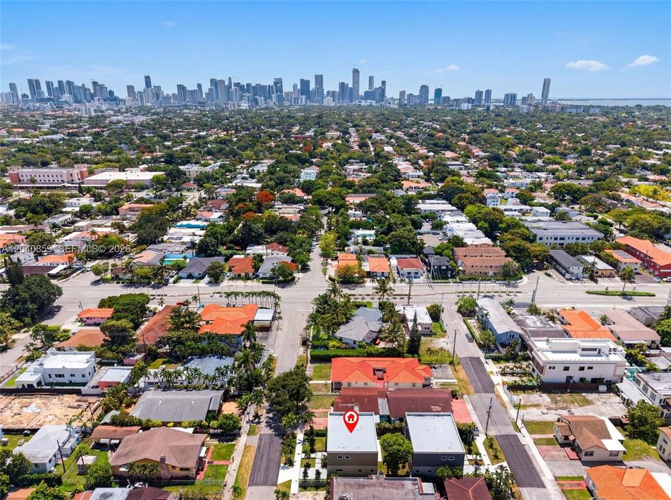 For Sale: $1,749,000 (5 beds, 5 baths, 2600 Square Feet)