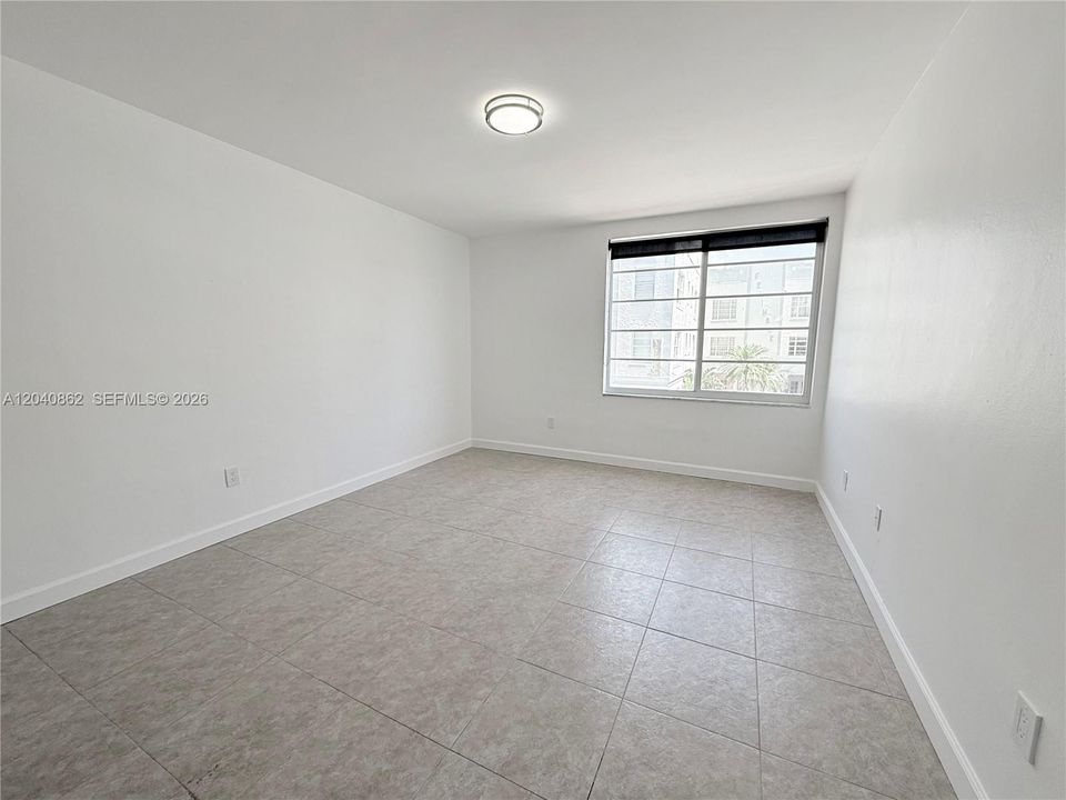 For Rent: $2,400 (1 beds, 1 baths, 650 Square Feet)