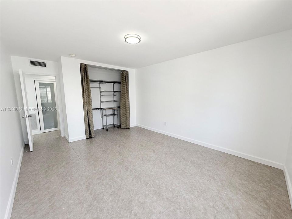 For Rent: $2,400 (1 beds, 1 baths, 650 Square Feet)