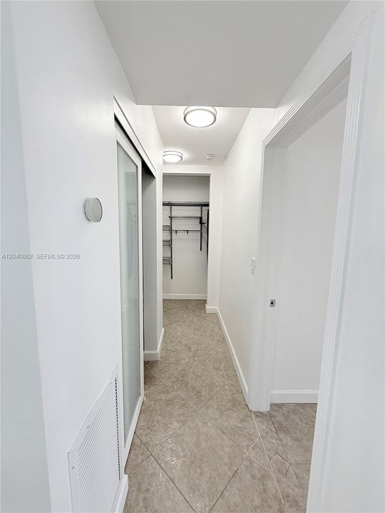For Rent: $2,400 (1 beds, 1 baths, 650 Square Feet)