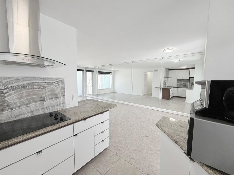 For Rent: $2,400 (1 beds, 1 baths, 650 Square Feet)