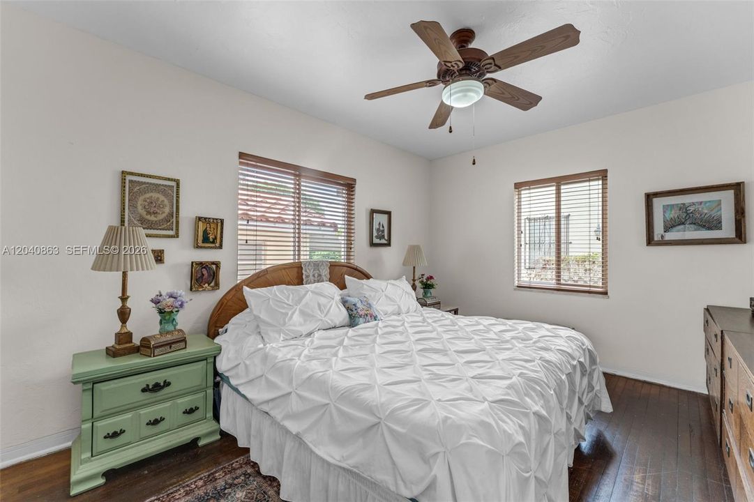For Sale: $799,000 (2 beds, 1 baths, 1773 Square Feet)