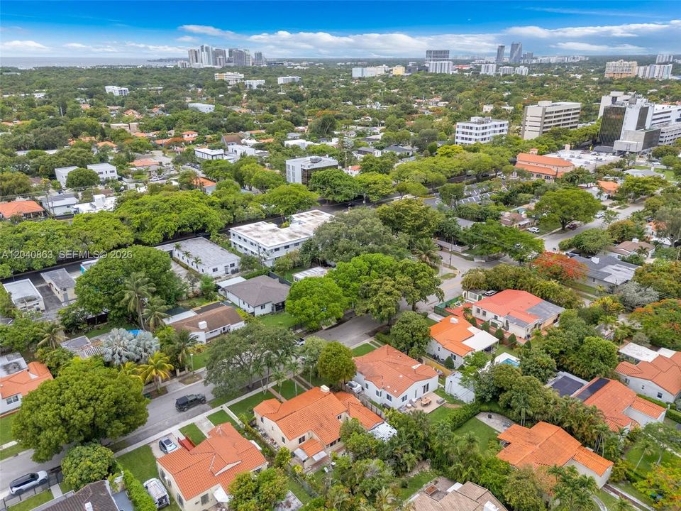 For Sale: $799,000 (2 beds, 1 baths, 1773 Square Feet)