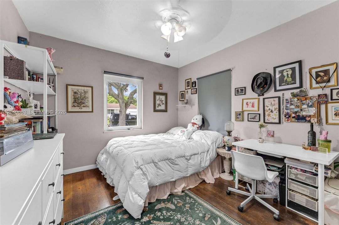 For Sale: $799,000 (2 beds, 1 baths, 1773 Square Feet)