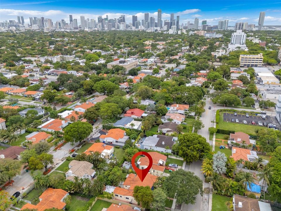 For Sale: $799,000 (2 beds, 1 baths, 1773 Square Feet)