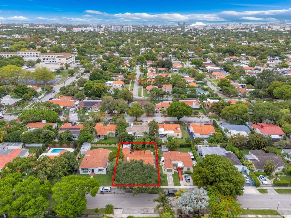 For Sale: $799,000 (2 beds, 1 baths, 1773 Square Feet)