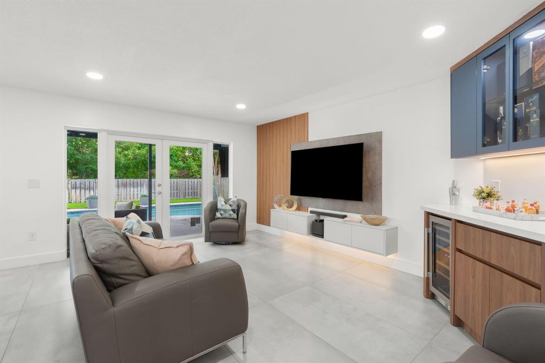 13-web-or-mls-52 Gables Blvd Weston, FL-