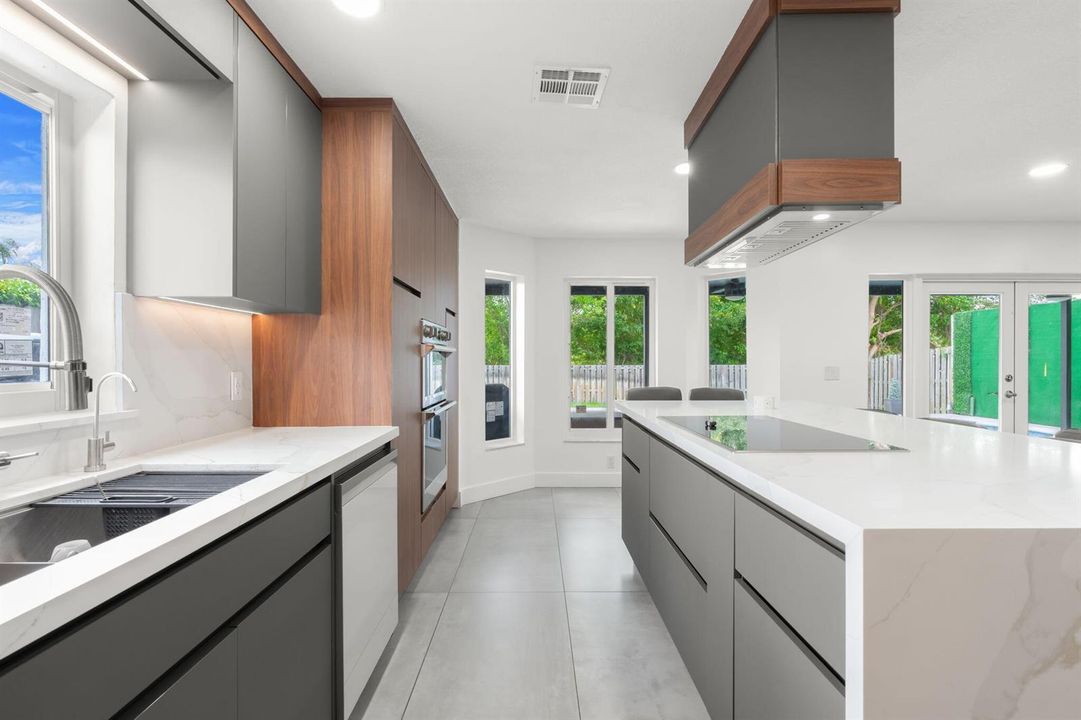 19-web-or-mls-52 Gables Blvd Weston, FL-