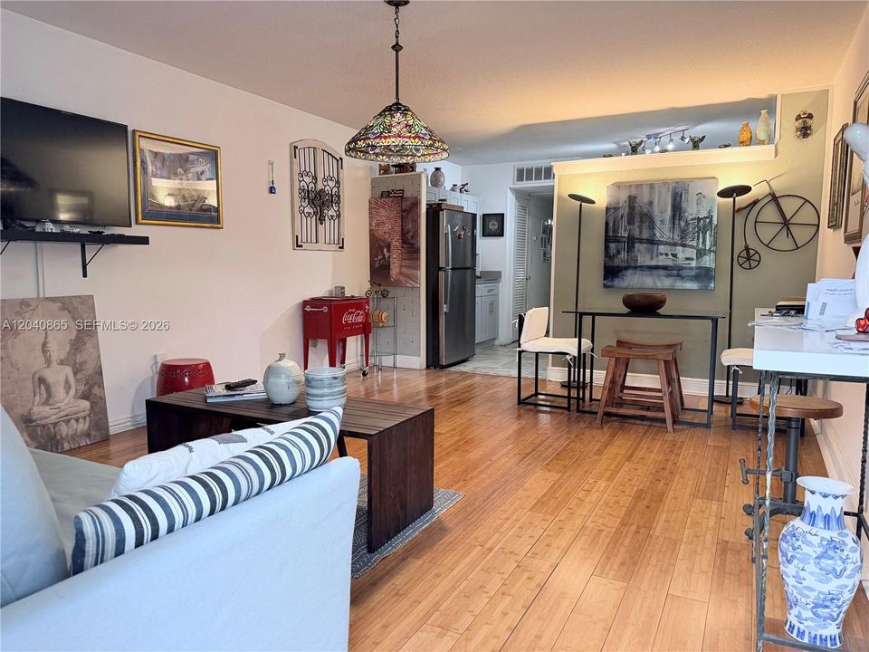 En Venta: $315,000 (1 camas, 1 baños, 810 Pies cuadrados)