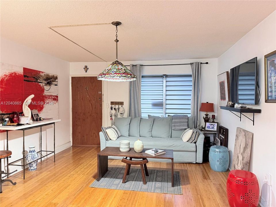 En Venta: $315,000 (1 camas, 1 baños, 810 Pies cuadrados)