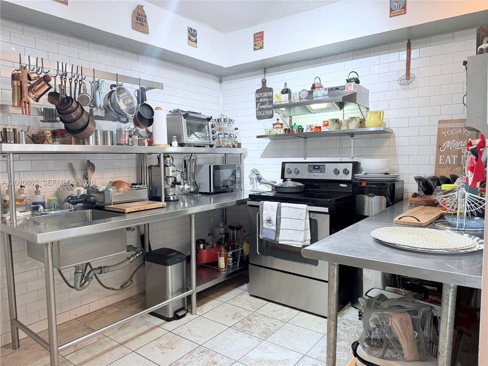 En Venta: $315,000 (1 camas, 1 baños, 810 Pies cuadrados)