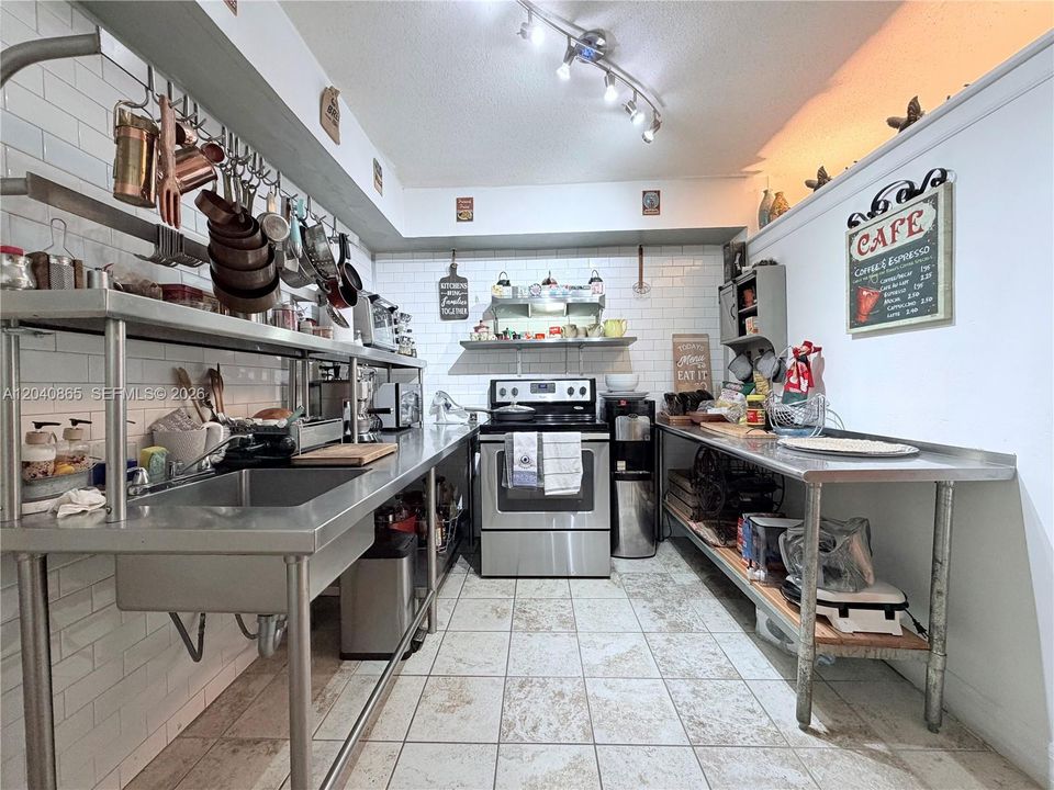 En Venta: $315,000 (1 camas, 1 baños, 810 Pies cuadrados)
