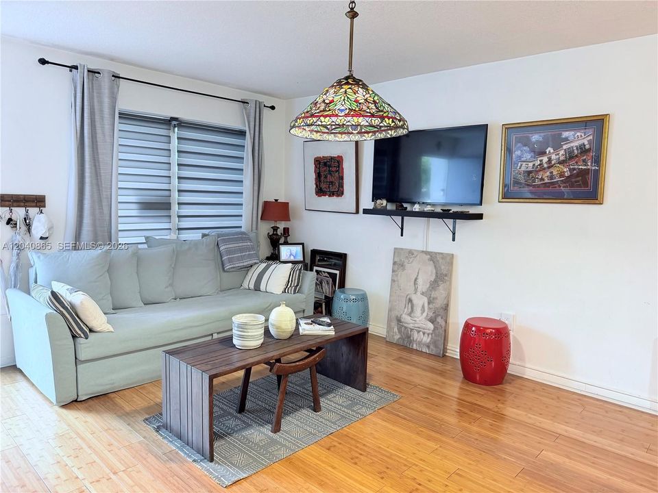 En Venta: $315,000 (1 camas, 1 baños, 810 Pies cuadrados)