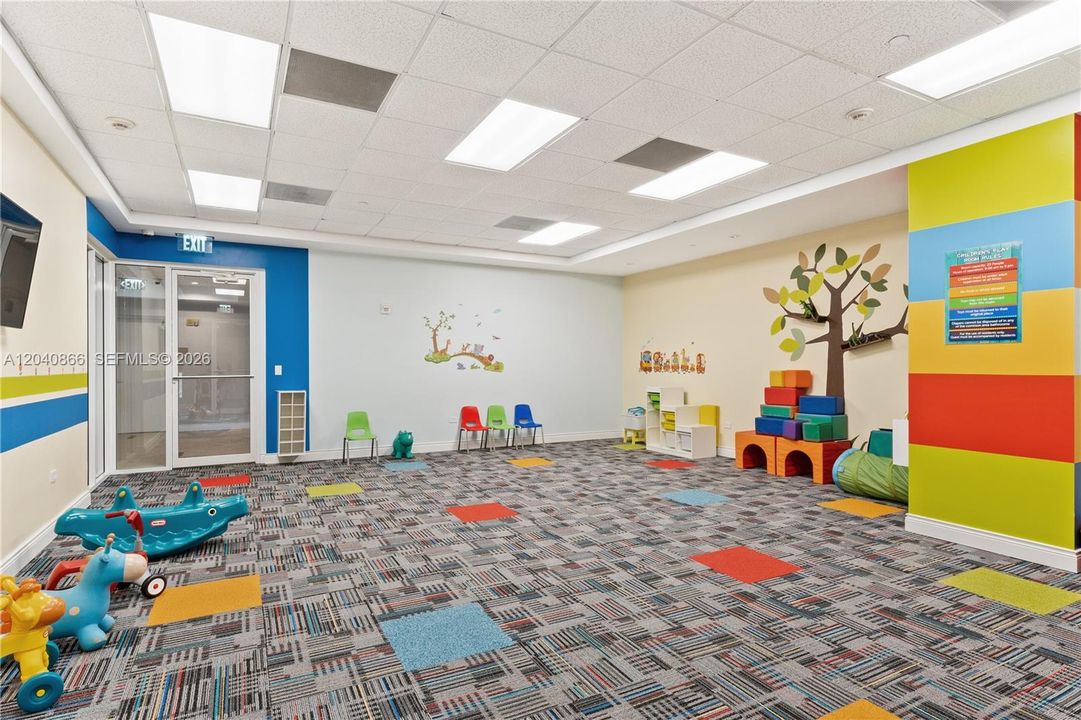For Rent: $3,750 (1 beds, 1 baths, 878 Square Feet)