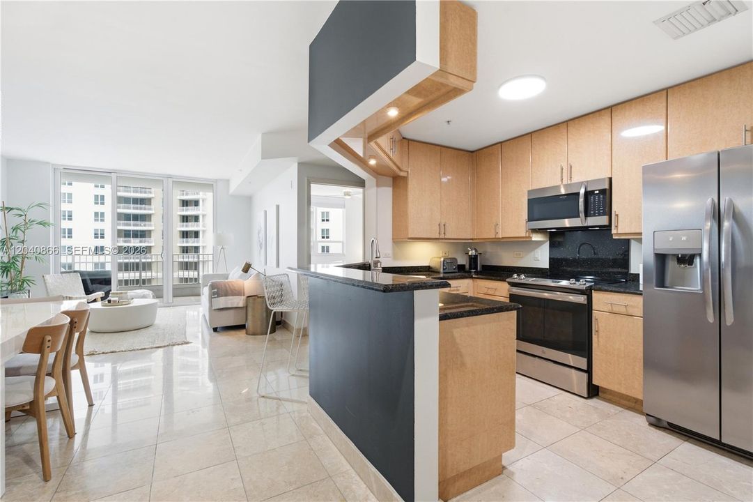 For Rent: $3,750 (1 beds, 1 baths, 878 Square Feet)