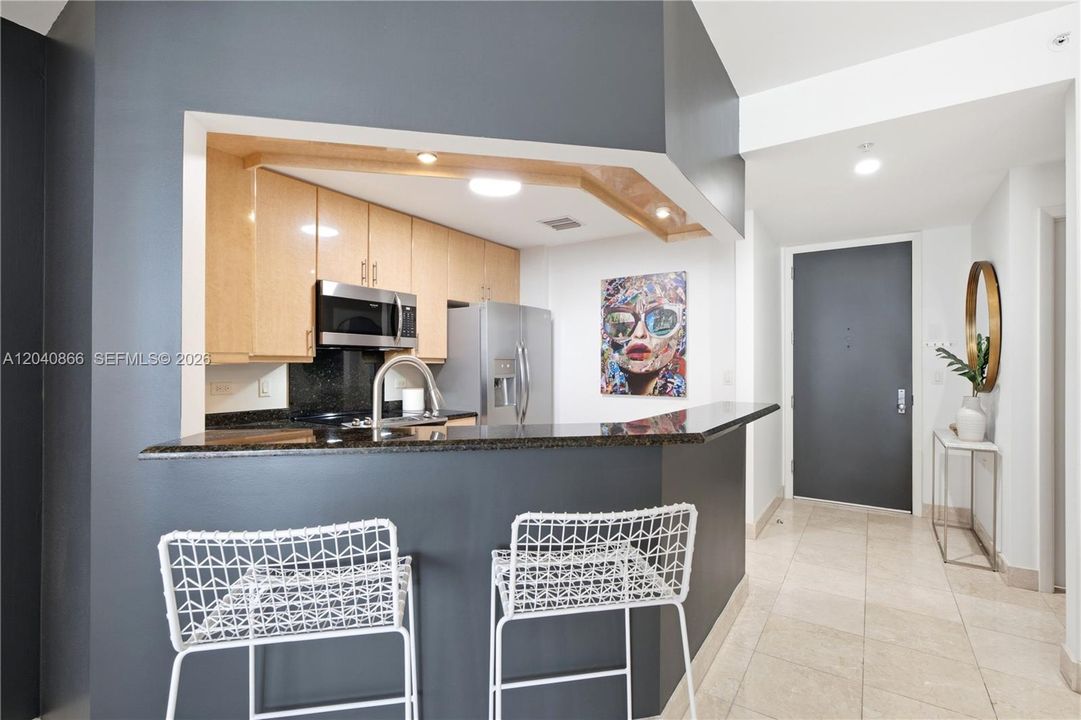 For Rent: $3,750 (1 beds, 1 baths, 878 Square Feet)