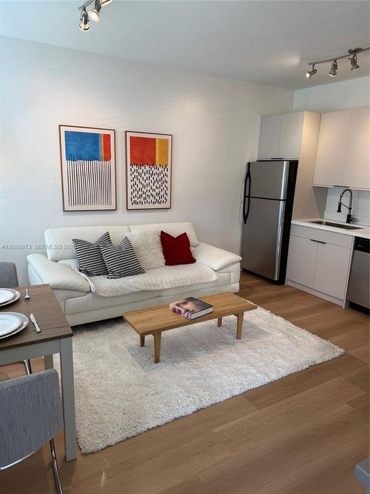 For Rent: $2,200 (1 beds, 1 baths, 485 Square Feet)