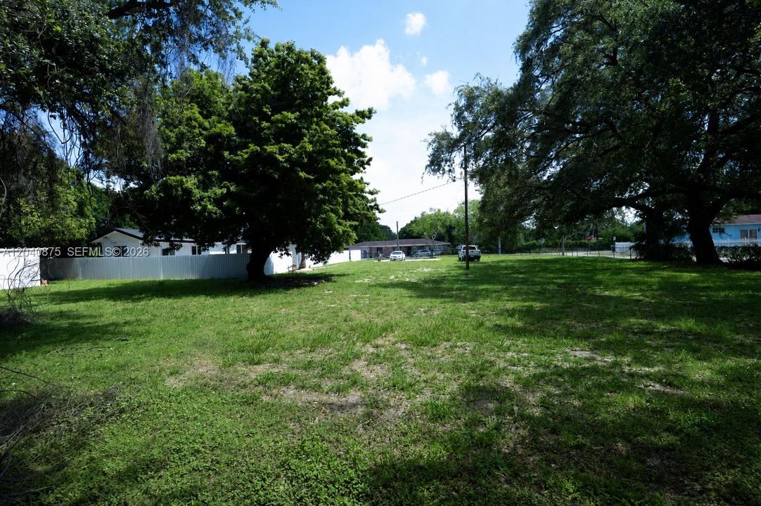 For Sale: $1,500,000 (0.91 acres)
