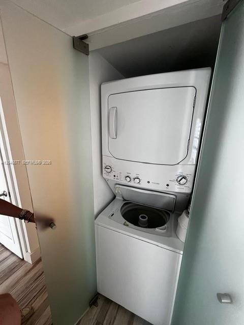 For Rent: $3,300 (2 beds, 2 baths, 990 Square Feet)