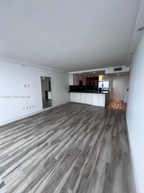 For Rent: $3,300 (2 beds, 2 baths, 990 Square Feet)