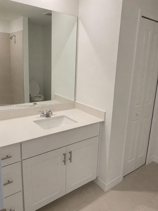 В аренду: $2,700 (5 спален, 2 ванн, 2724 Квадратных фут)