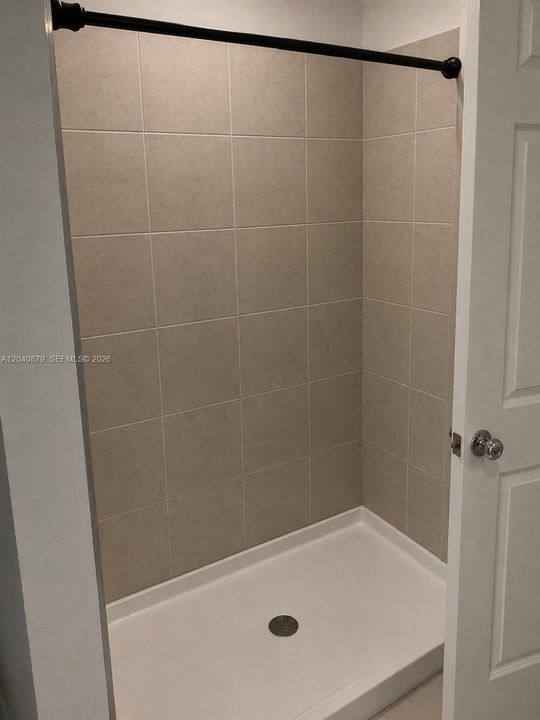 В аренду: $2,700 (5 спален, 2 ванн, 2724 Квадратных фут)