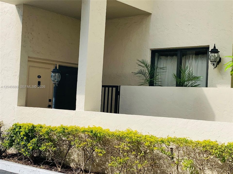 For Rent: $2,275 (1 beds, 1 baths, 534 Square Feet)