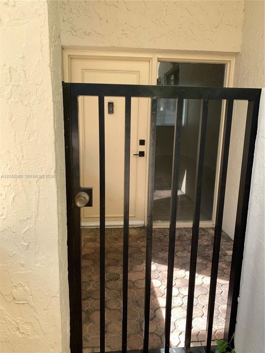For Rent: $2,275 (1 beds, 1 baths, 534 Square Feet)
