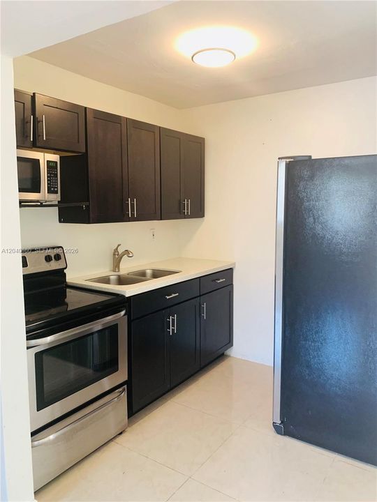 For Rent: $2,275 (1 beds, 1 baths, 534 Square Feet)