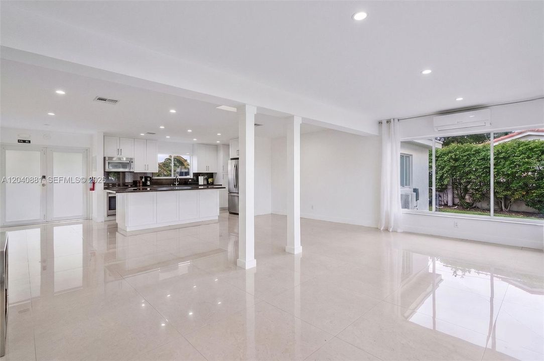 For Rent: $5,800 (4 beds, 3 baths, 2400 Square Feet)