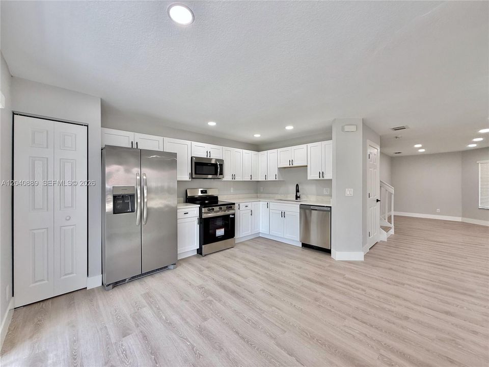 For Sale: $399,920 (4 beds, 2 baths, 1645 Square Feet)