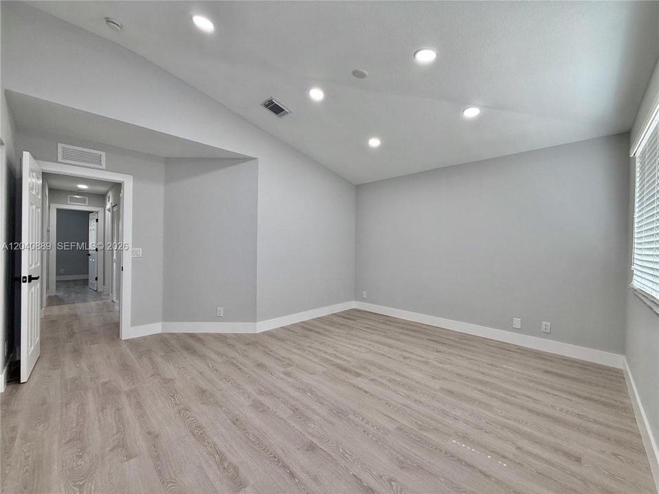 For Sale: $399,920 (4 beds, 2 baths, 1645 Square Feet)