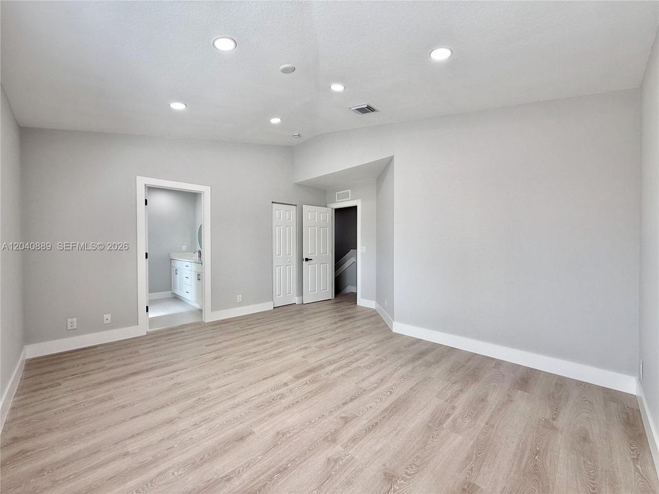 For Sale: $399,920 (4 beds, 2 baths, 1645 Square Feet)