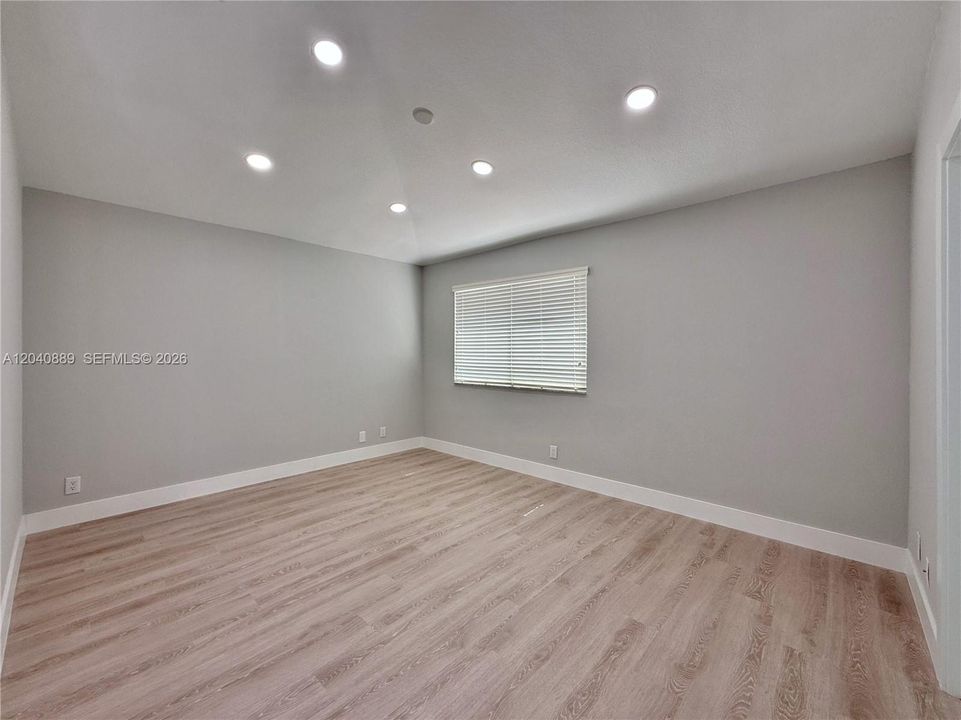 For Sale: $399,920 (4 beds, 2 baths, 1645 Square Feet)