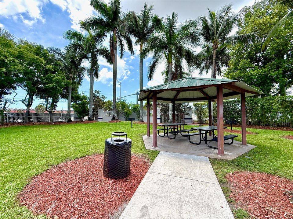 For Sale: $399,920 (4 beds, 2 baths, 1645 Square Feet)