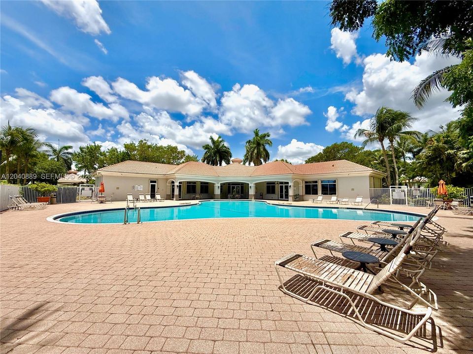 For Sale: $399,920 (4 beds, 2 baths, 1645 Square Feet)