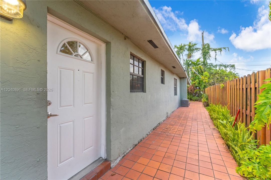 For Sale: $850,000 (4 beds, 4 baths, 2388 Square Feet)