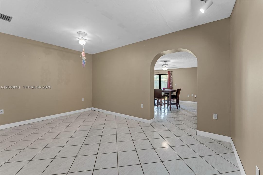 For Sale: $850,000 (4 beds, 4 baths, 2388 Square Feet)