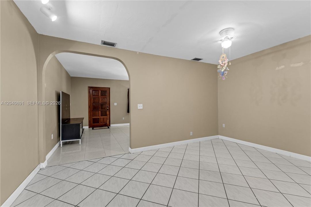 For Sale: $850,000 (4 beds, 4 baths, 2388 Square Feet)