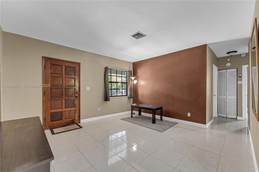 For Sale: $850,000 (4 beds, 4 baths, 2388 Square Feet)