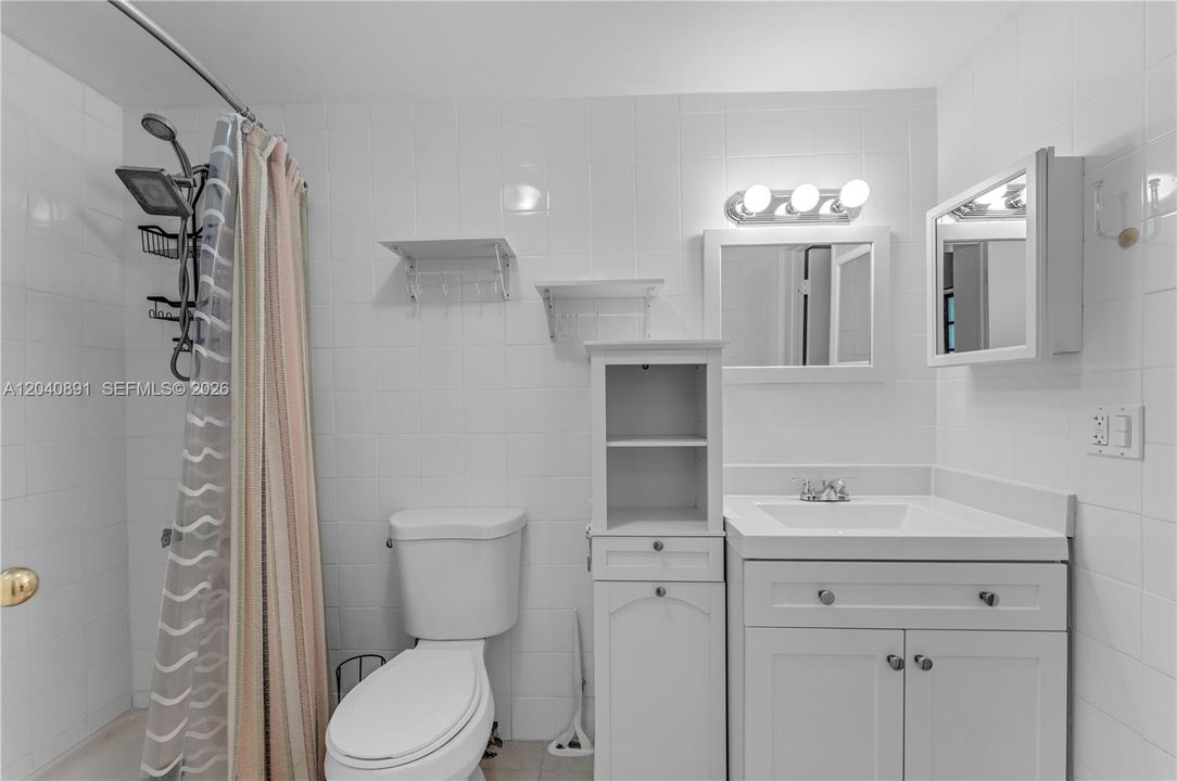 For Sale: $850,000 (4 beds, 4 baths, 2388 Square Feet)