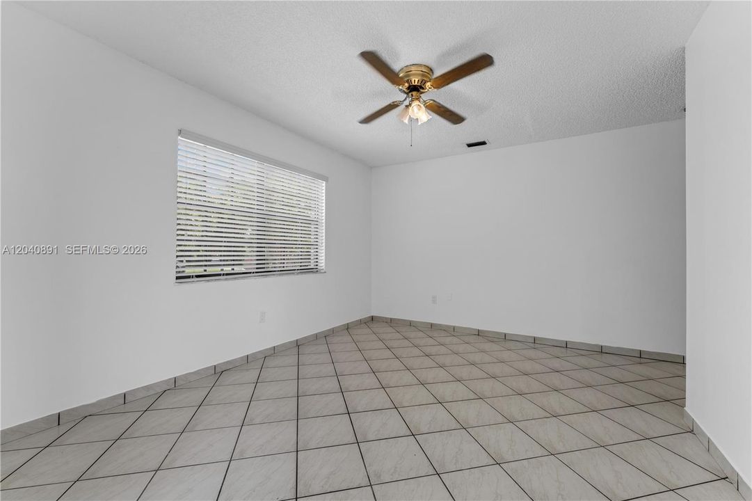 For Sale: $850,000 (4 beds, 4 baths, 2388 Square Feet)