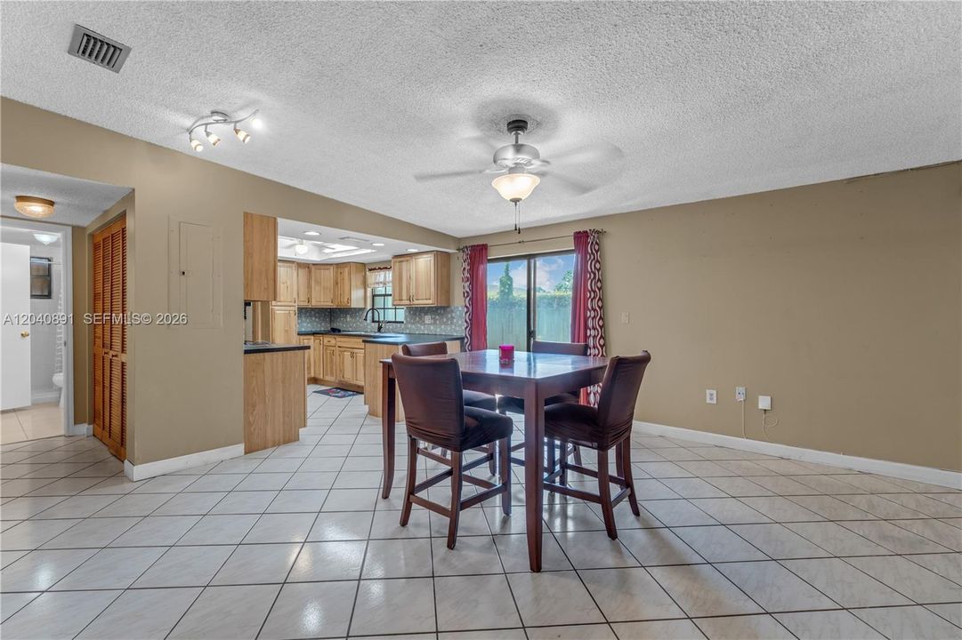 For Sale: $850,000 (4 beds, 4 baths, 2388 Square Feet)