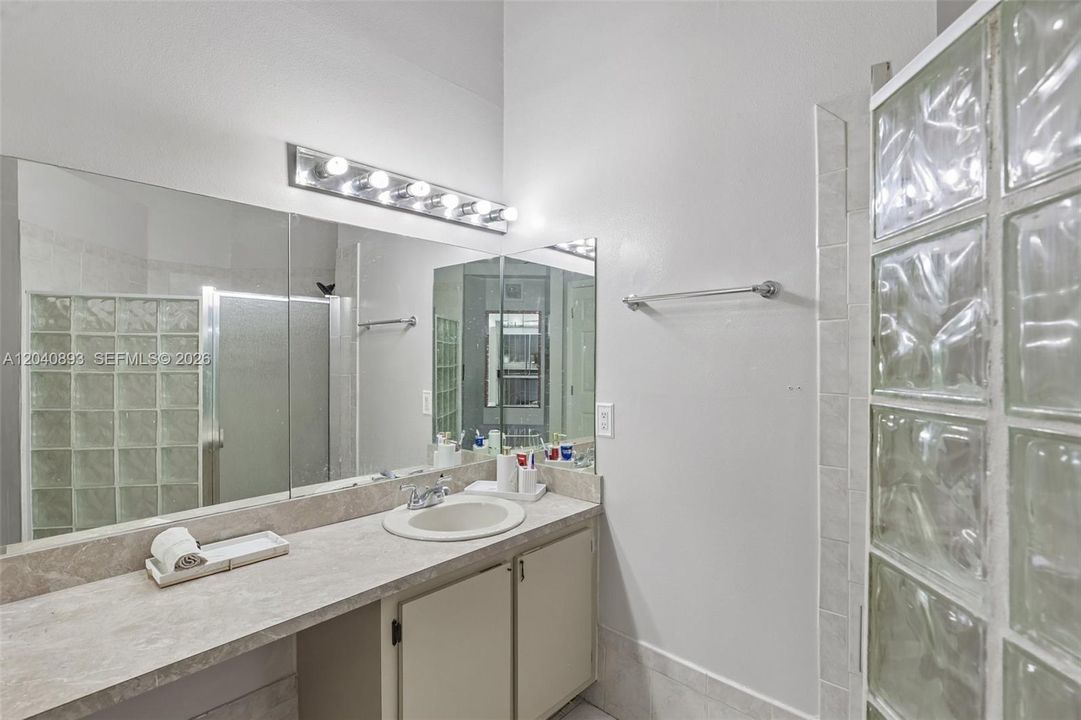 For Sale: $509,000 (3 beds, 2 baths, 1154 Square Feet)