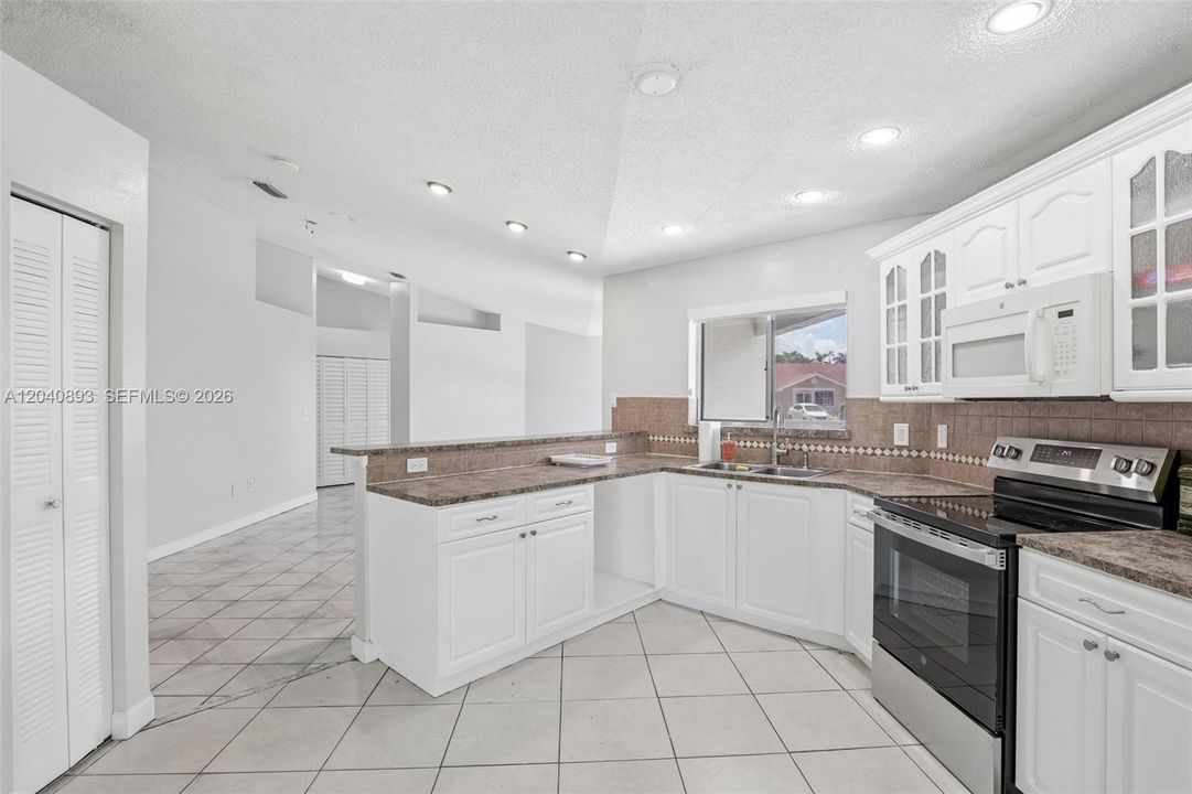 For Sale: $509,000 (3 beds, 2 baths, 1154 Square Feet)