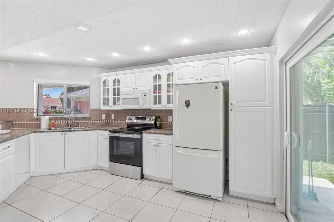For Sale: $509,000 (3 beds, 2 baths, 1154 Square Feet)