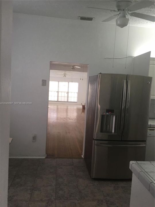 En Renta: $3,300 (3 camas, 2 baños, 1714 Pies cuadrados)
