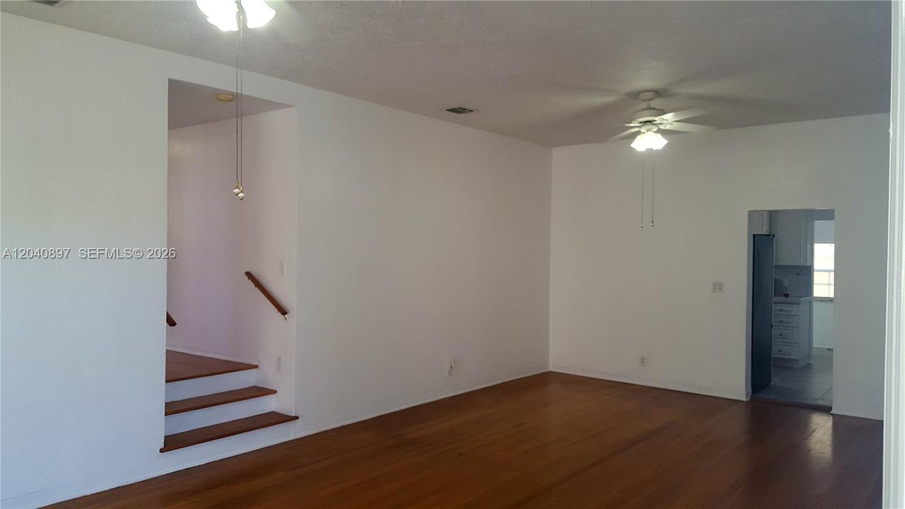 En Renta: $3,300 (3 camas, 2 baños, 1714 Pies cuadrados)